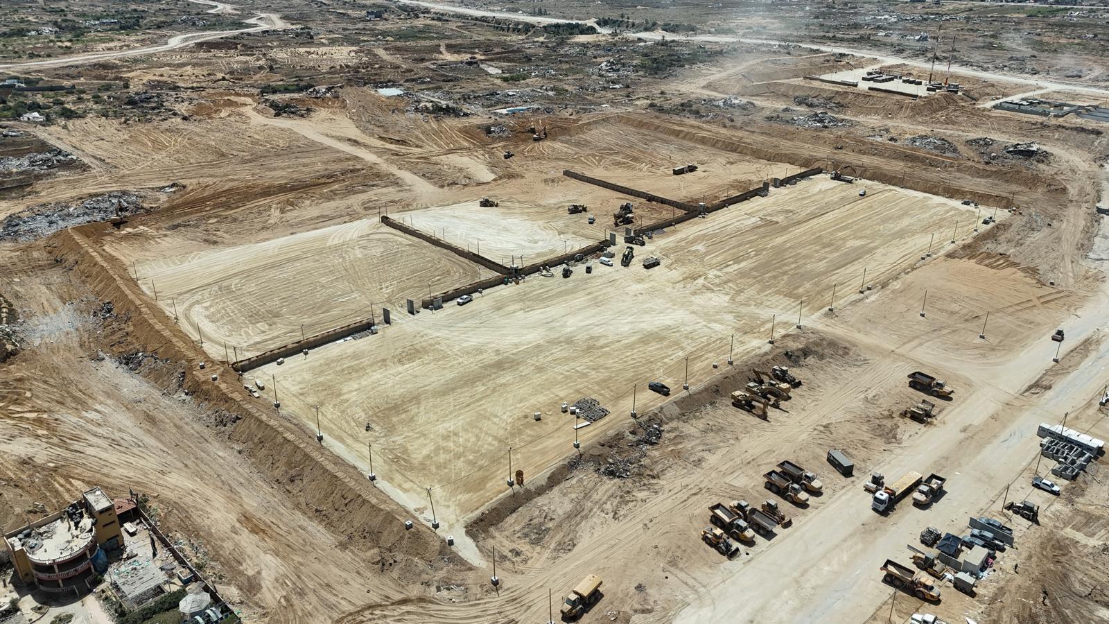 الجيش الإسرائيلي ينشر مشاهد لأعمال إنشاء الرصيف البحري في قطاع غزة 10 الجيش الإسرائيلي ينشر مشاهد لأعمال إنشاء الرصيف البحري في قطاع غزة