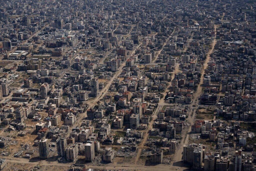‏●صورة جوية توضح حجم الدمار الكبير الذي خلّفه عدوان الاحتلال المتواصل على قطاع غزة ‎#غزه_مقبرة_الغزاة