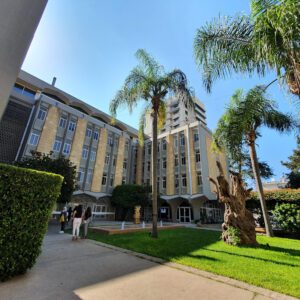 الجامعة اللبنانية: فرص العمل للطلاب تعلن حصراً عبر صفحاتنا الرسمية 5 أنهت الجامعة اللبنانية الأميركية “LAU” عملية شراء قصر قريطم