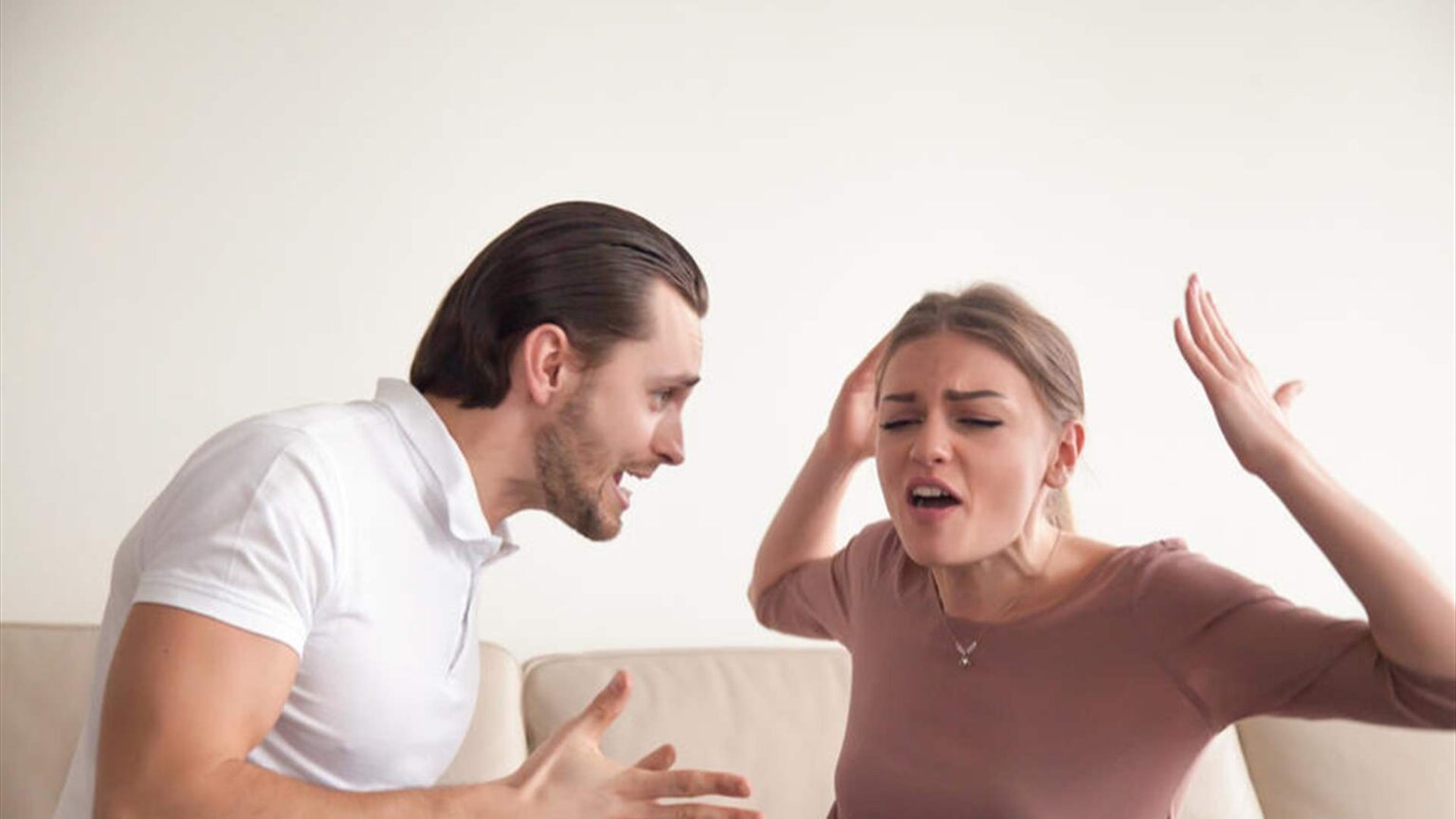 زوجة تنفصل عن زوجها.. والسبب زيادة وزنه!