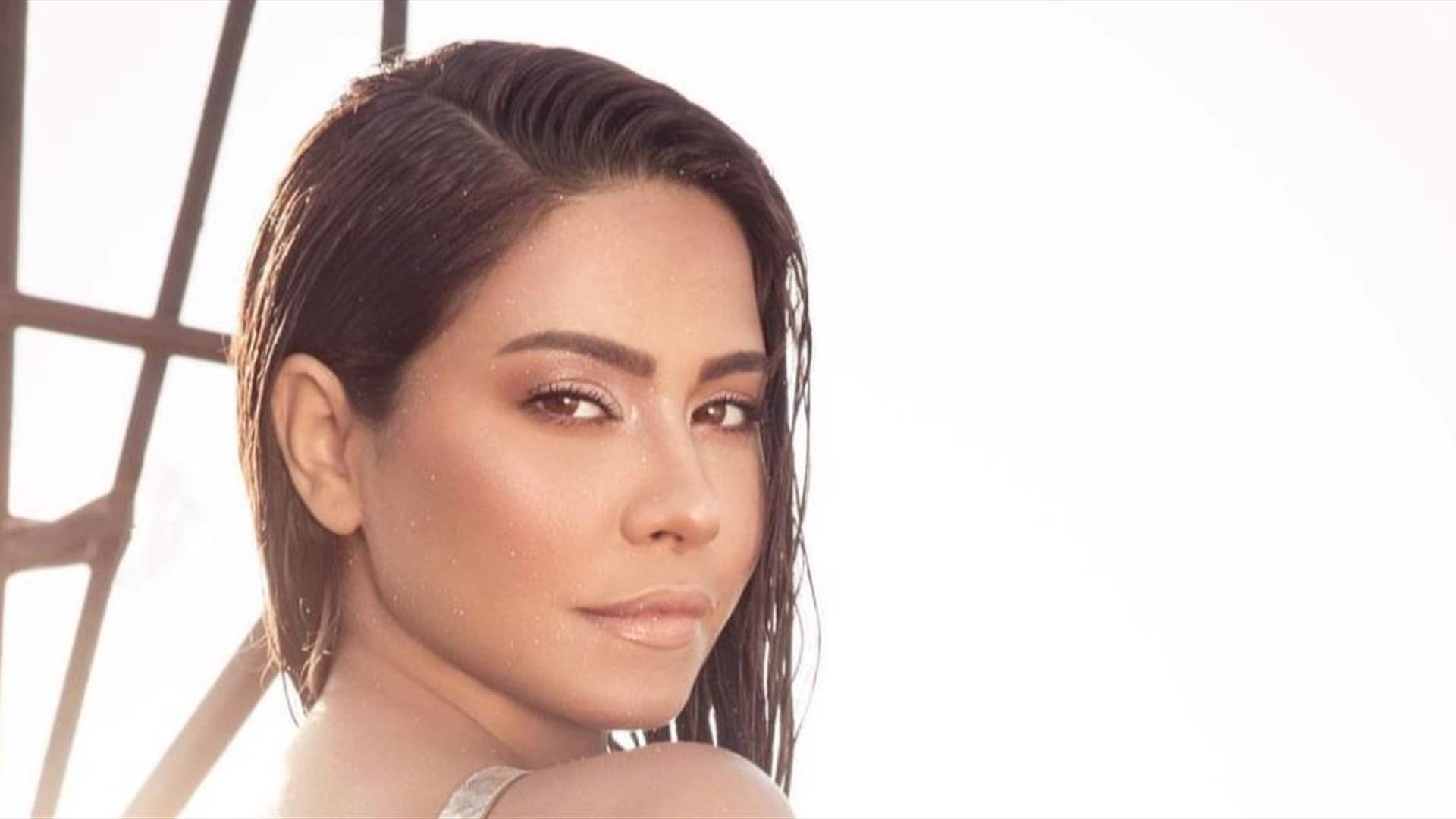 بعد أيام على خطوبتها.. شيرين عبد الوهاب في المستشفى! 3 بعد أيام على خطوبتها.. شيرين عبد الوهاب في المستشفى!
