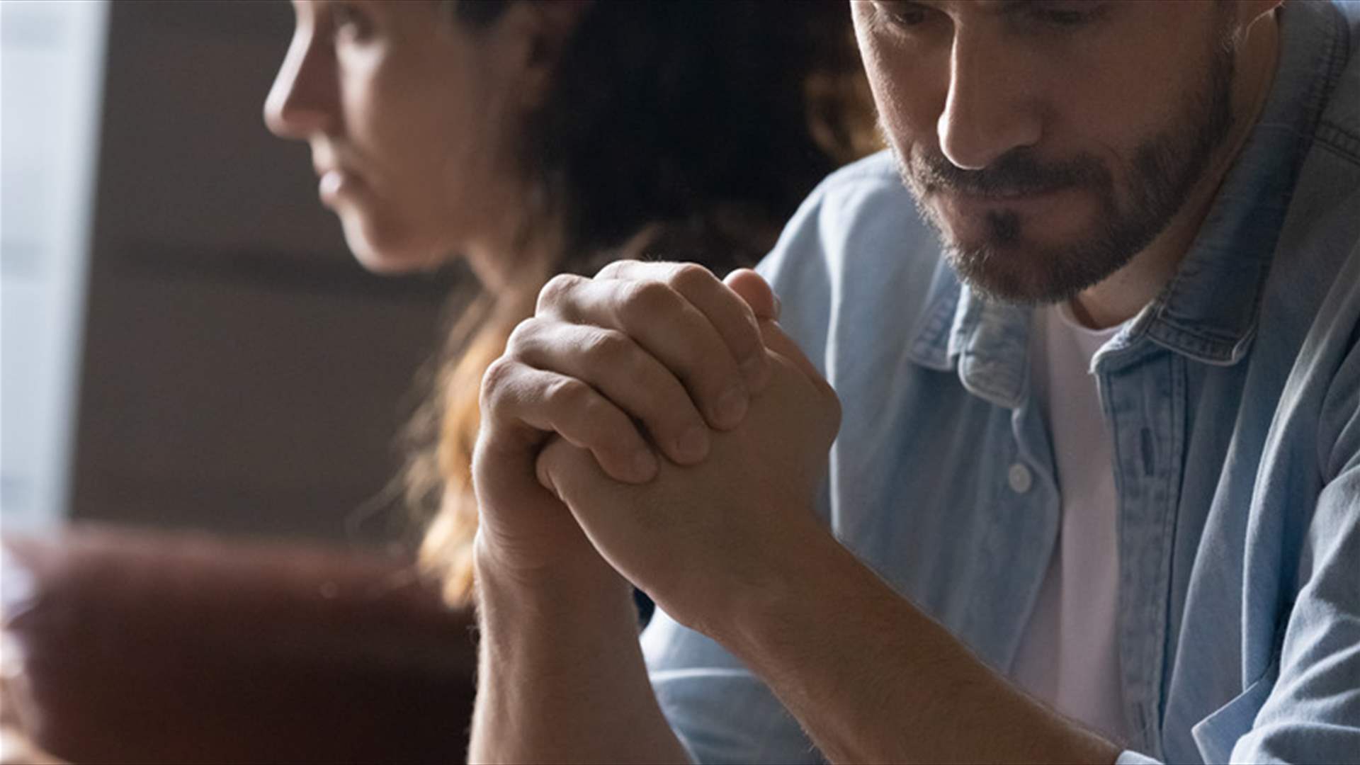 بعد 21 عاماً من الإنفصال.. لا زال مهووساً بحبه الأول! 3 بعد 21 عاماً من الإنفصال.. لا زال مهووساً بحبه الأول!