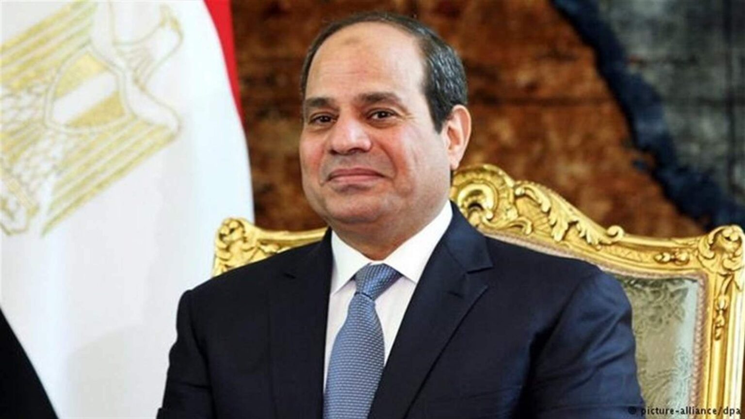 السيسي يحبط خطة "تاجر الشاي المزيف".. كيف أفشل الرئيس المصري تحرك الموساد؟