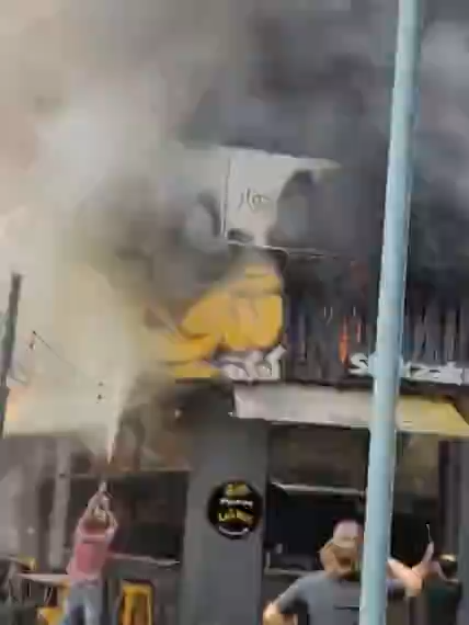 حريق داخل محل لبيع المعجنات في طرابلس 1 حريق داخل محل لبيع المعجنات في طرابلس