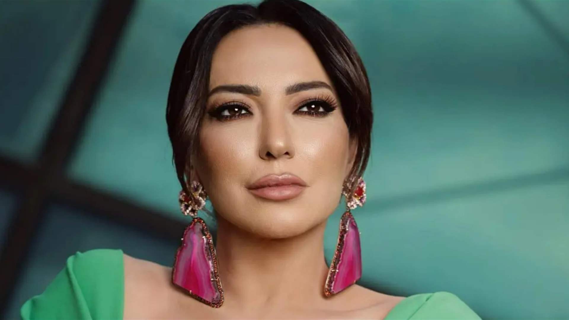 كيف هنأت أمل عرفة إبنتها بنجاحها؟ 3 كيف هنأت أمل عرفة إبنتها بنجاحها؟