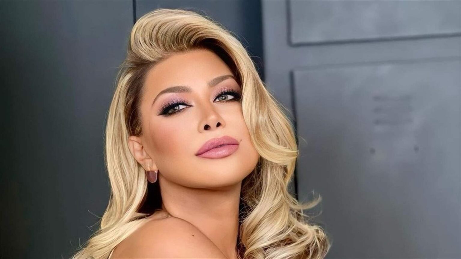 نوال الزغبي تواجه الأكاذيب بالقضاء