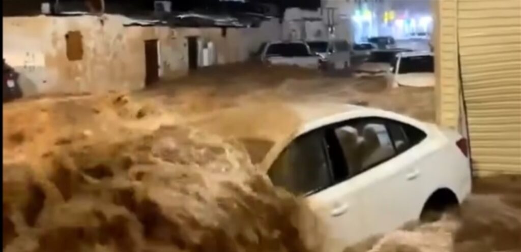 بالفيديو.. أمطار غير مسبوقة في المدينة المنورة بالفيديو.. أمطار غير مسبوقة في المدينة المنورة
