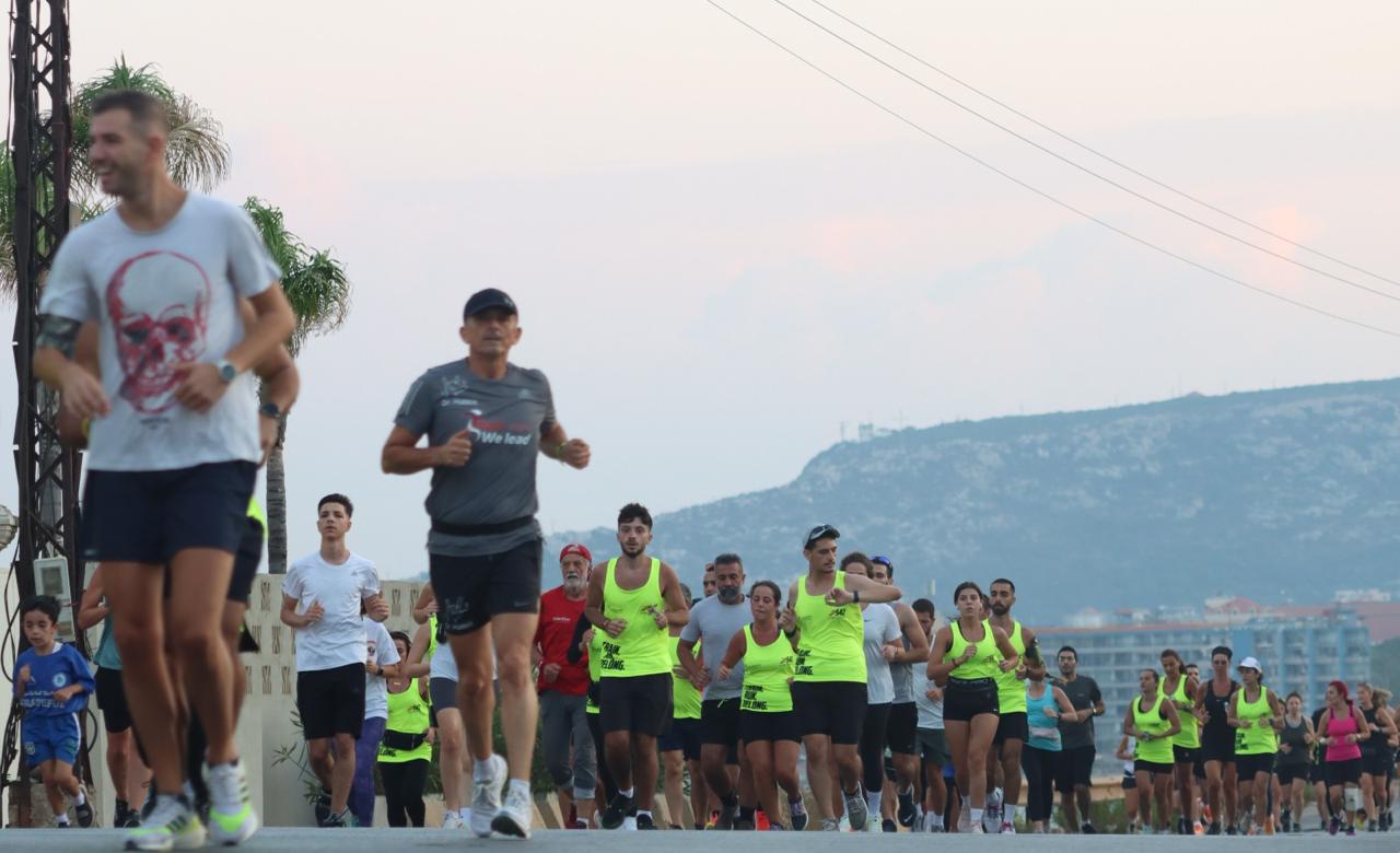 العداءون في البرنامج التدريبي 542 ركضوا من البترون إلى عمشيت تحضيراً لسباق OMT بيروت ماراثون