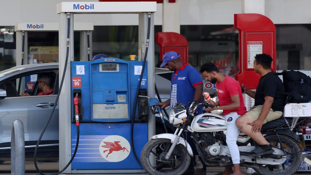 مصر.. مخاوف من موجة تضخم جديدة بعد رفع أسعار الوقود