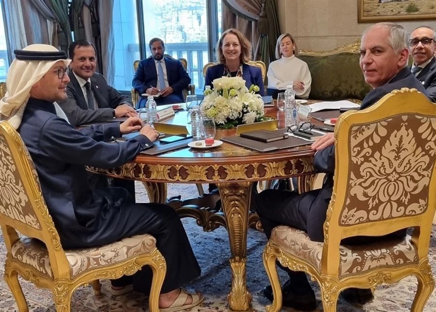 الخماسية تتحرك لبحث التفاصيل والأسماء: هل انتهت حظوظ فرنجية؟ 3 الخماسية تتحرك لبحث التفاصيل والأسماء: هل انتهت حظوظ فرنجية؟
