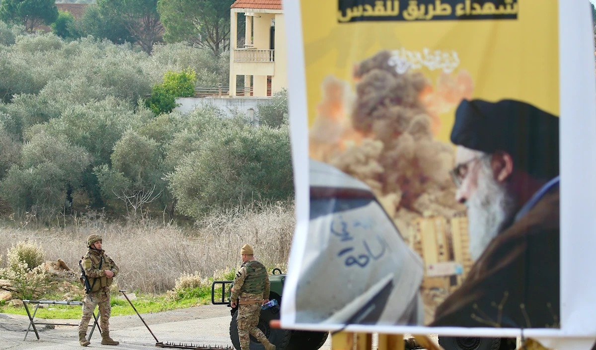 بدء انسحاب بطيء لجيش العدو بإشراف أميركي 3 بدء انسحاب بطيء لجيش العدو بإشراف أميركي