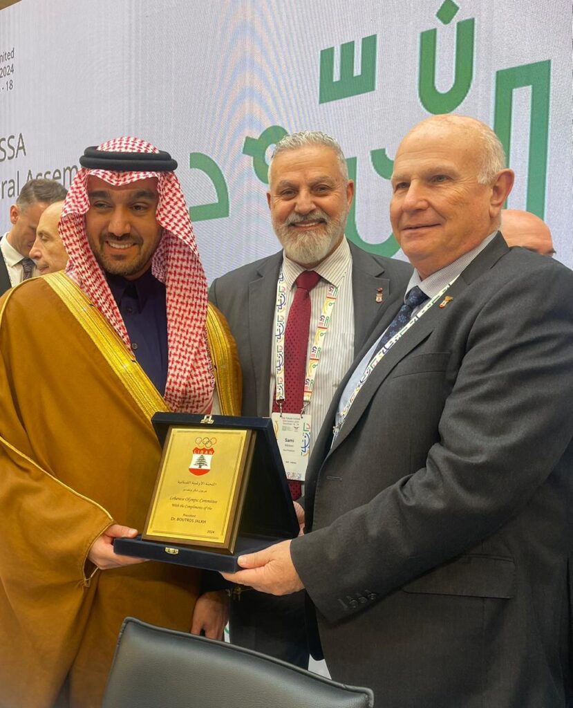 إختتام المشاركة اللبنانية في عمومية التضامن الإسلامي.. جلخ كرّم الأمير عبد العزيز بن تركي الفيصل لدوره الريادي إختتام المشاركة اللبنانية في عمومية التضامن الإسلامي.. جلخ كرّم الأمير عبد العزيز بن تركي الفيصل لدوره الريادي