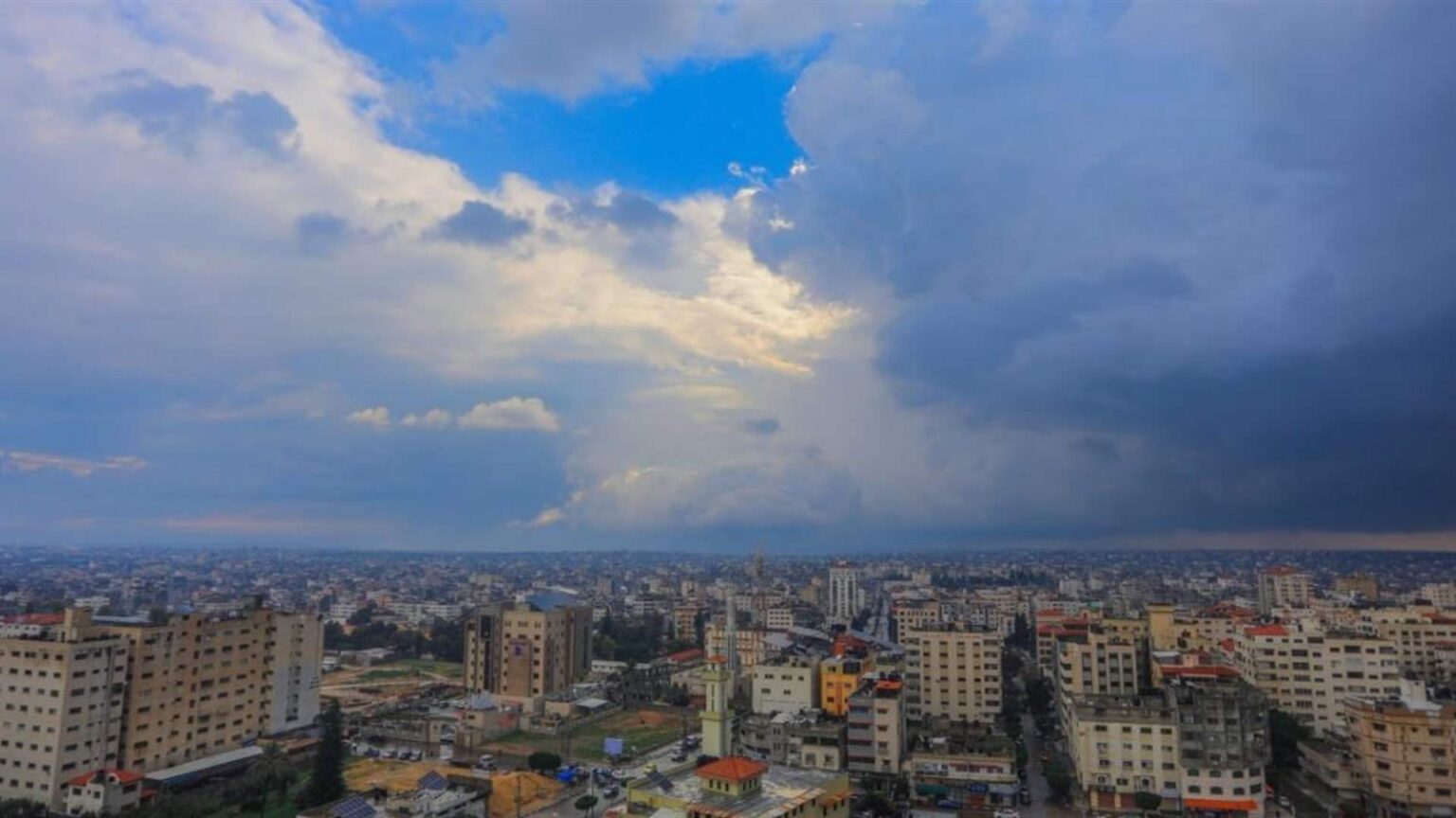 سلسلة منخفضات قادمة.. هذا ما سيحصل بعد ظهر الجمعة
