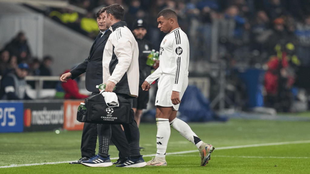 فينيسيوس سيطالب ريال مدريد براتب مساوٍ لراتب مبابي