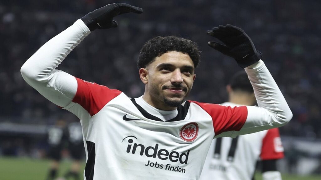 بالفيديو: قضي الأمر.. آينتراخت فرانكفورت يوافق على بيع عمر مرموش بالفيديو: قضي الأمر.. آينتراخت فرانكفورت يوافق على بيع عمر مرموش
