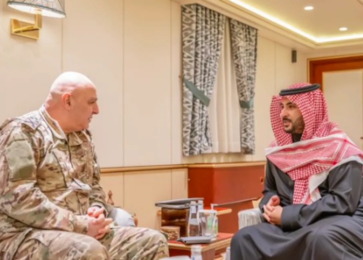 العباءة السعودية والمخاطر السورية العباءة السعودية والمخاطر السورية