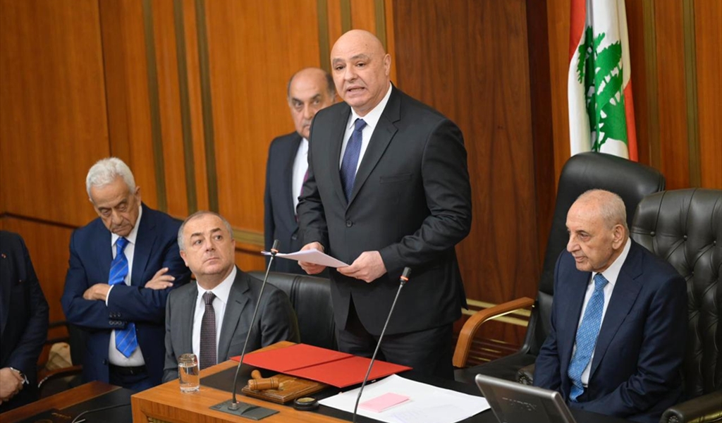 الرئيس عون أمام معضلة تنفيذ خطاب القسم وتشكيل الحكومة.. ما كان رائجاً قبل المتغيّرات في لبنان والمنطقة لن يصحّ بعدها الرئيس عون أمام معضلة تنفيذ خطاب القسم وتشكيل الحكومة.. ما كان رائجاً قبل المتغيّرات في لبنان والمنطقة لن يصحّ بعدها