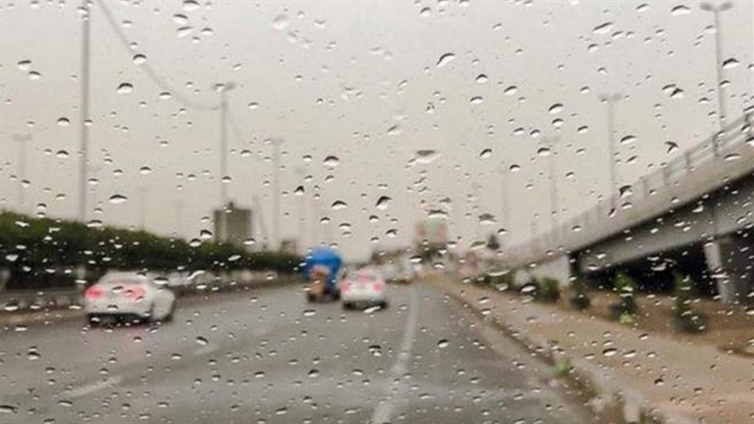 منخفض جوي ضعيف.. وأمطار خفيفة منخفض جوي ضعيف.. وأمطار خفيفة