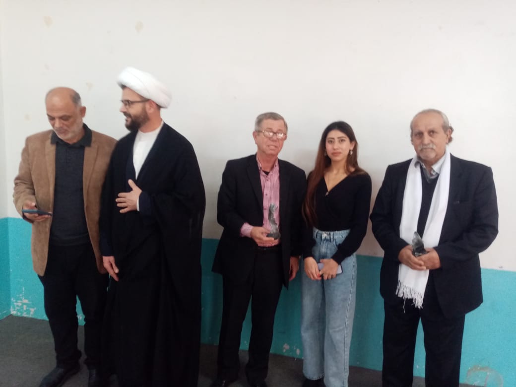 ملتقى الجمعيات الأهلية في صور ومنطقتها وجمعية هلا صور الثقافية الاجتماعية يستضيف الجمعيات والوجوه الثقافية والاعلامية في العاصمة ومناطق أخرى في جولة على اضرار الحرب المدمرة في مدينة صور 17 ملتقى الجمعيات الأهلية في صور ومنطقتها وجمعية هلا صور الثقافية الاجتماعية يستضيف الجمعيات والوجوه الثقافية والاعلامية في العاصمة ومناطق أخرى في جولة على اضرار الحرب المدمرة في مدينة صور