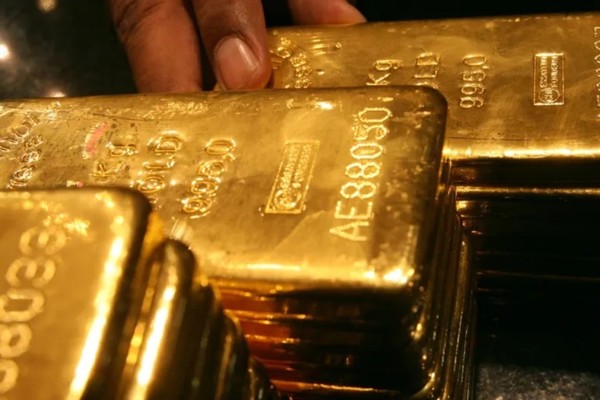 ارتفاع أسعار النفط والذهب