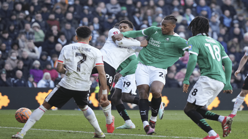 بالفيديو: فريق مغمور يطيح بليفربول خارج كأس الاتحاد الإنجليزي بالفيديو: فريق مغمور يطيح بليفربول خارج كأس الاتحاد الإنجليزي