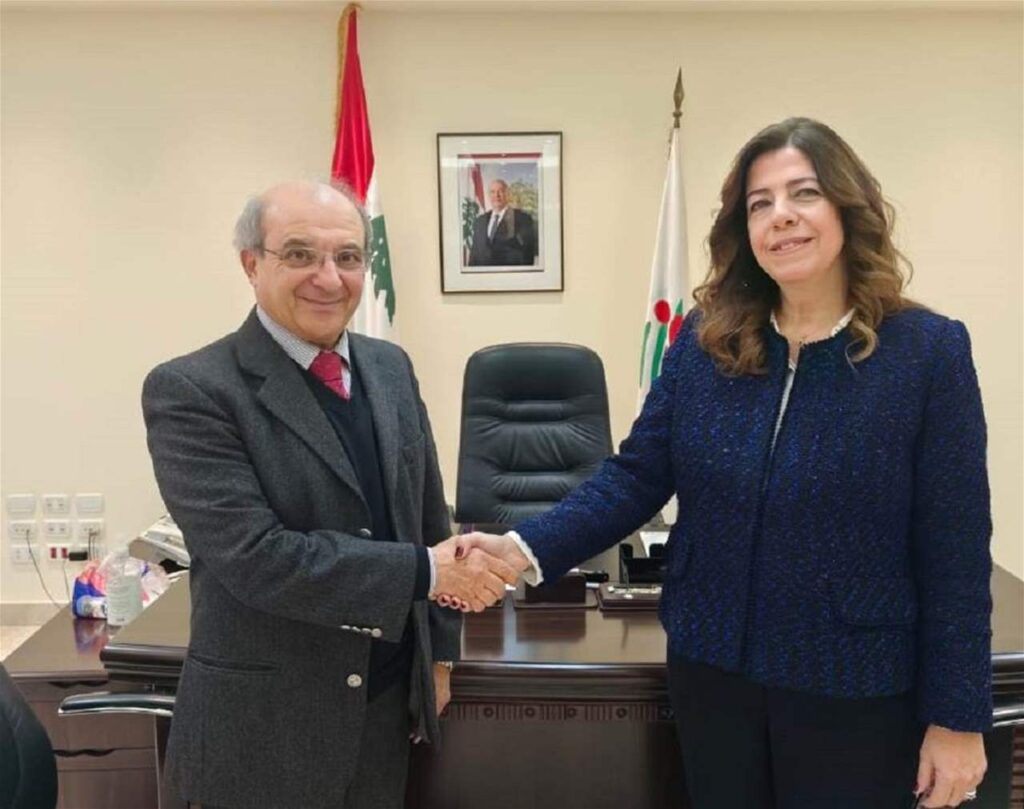 نورا بيراقداريان تتسلم "الشباب والرياضة" من جورج كلاس