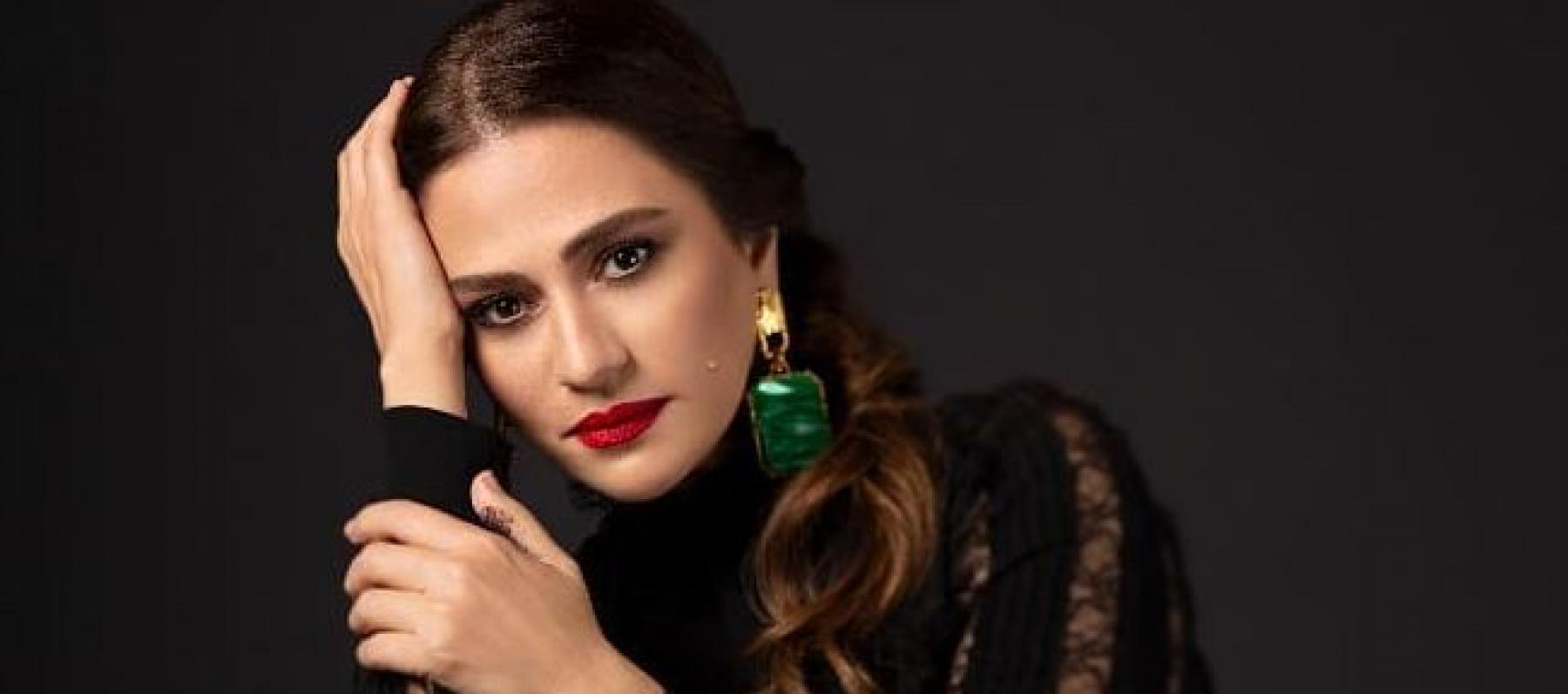 تعليق مؤثر لجوليا بطرس في يوم تشييع السيد: كأنه بيي 3 تعليق مؤثر لجوليا بطرس في يوم تشييع السيد: كأنه بيي