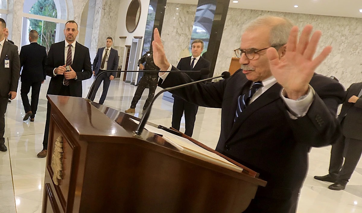 سلام يواصل المناورات واعتراضات لسنّة الشمال: حملة لبنانية – أميركية لإقصاء حزب الله والتيار 3 سلام يواصل المناورات واعتراضات لسنّة الشمال: حملة لبنانية – أميركية لإقصاء حزب الله والتيار