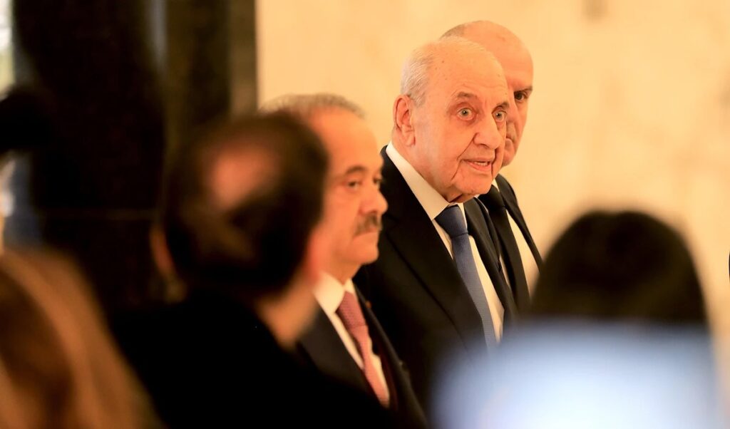 الوصاية الأميركية - السعودية تبسط سلطتها: كيف تُشكّل الحكومة وكيف تستـعدّ للانتخابات النيابية؟