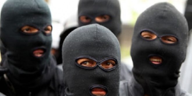 عصابة “شوكولاتة دبي”.. استدراج وسرقة تحت تهديد السلاح