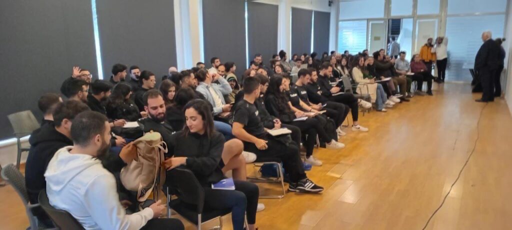 إتحاد الجمباز يطلق باكورة دورات التحكيم.. وشاكر يعد بدورات مكثّفة لإعداد كوادركفؤة تعتمد الشفافيّة إتحاد الجمباز يطلق باكورة دورات التحكيم.. وشاكر يعد بدورات مكثّفة لإعداد كوادركفؤة تعتمد الشفافيّة