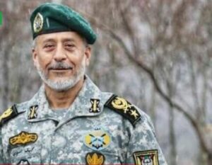 الادميرال سياري:سنعاقب من اراد الاعتداء على إيران