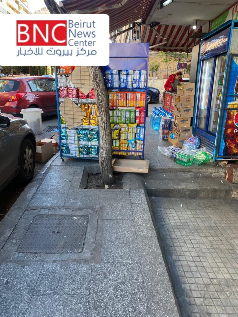 أسواق شعبية على الأرصفة والممرات