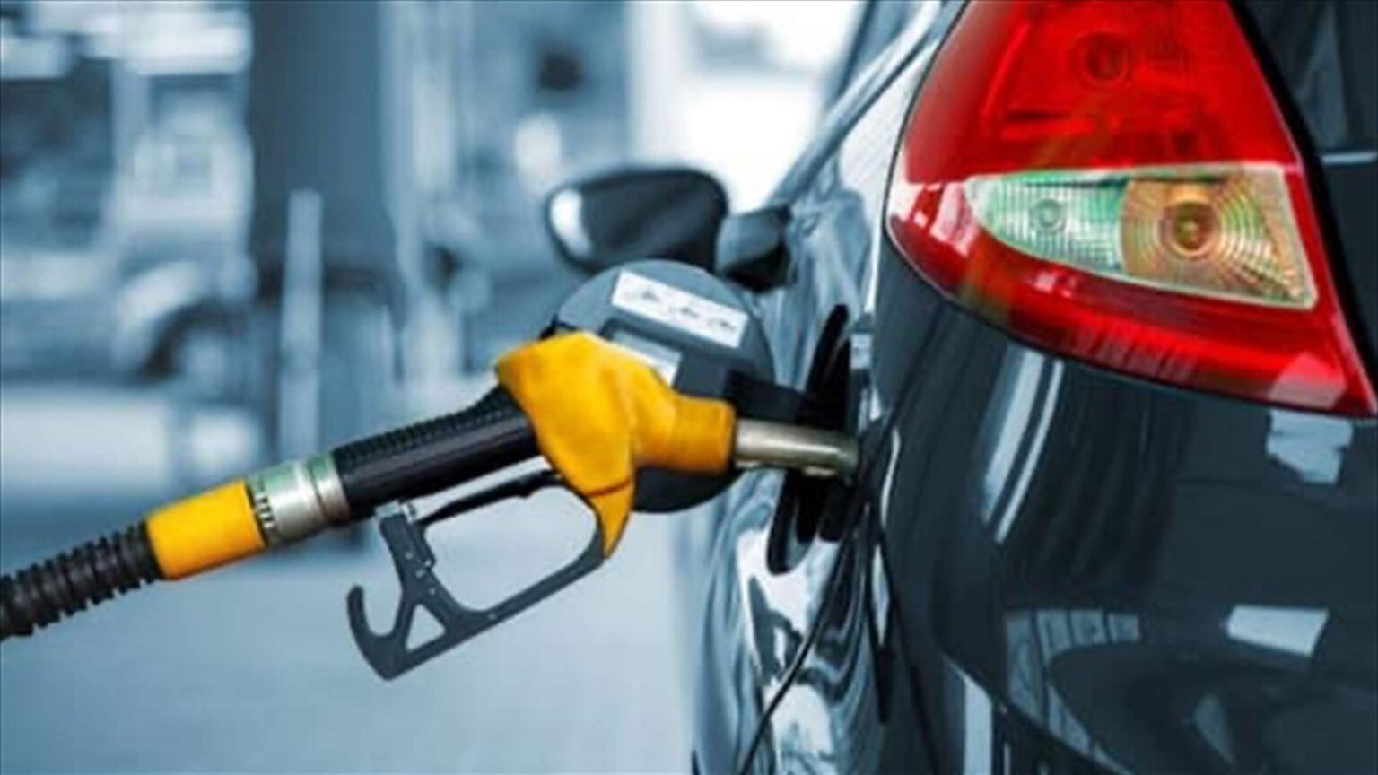 انخفاض طفيف في أسعار البنزين والمازوت.. والغاز يراوح مكانه