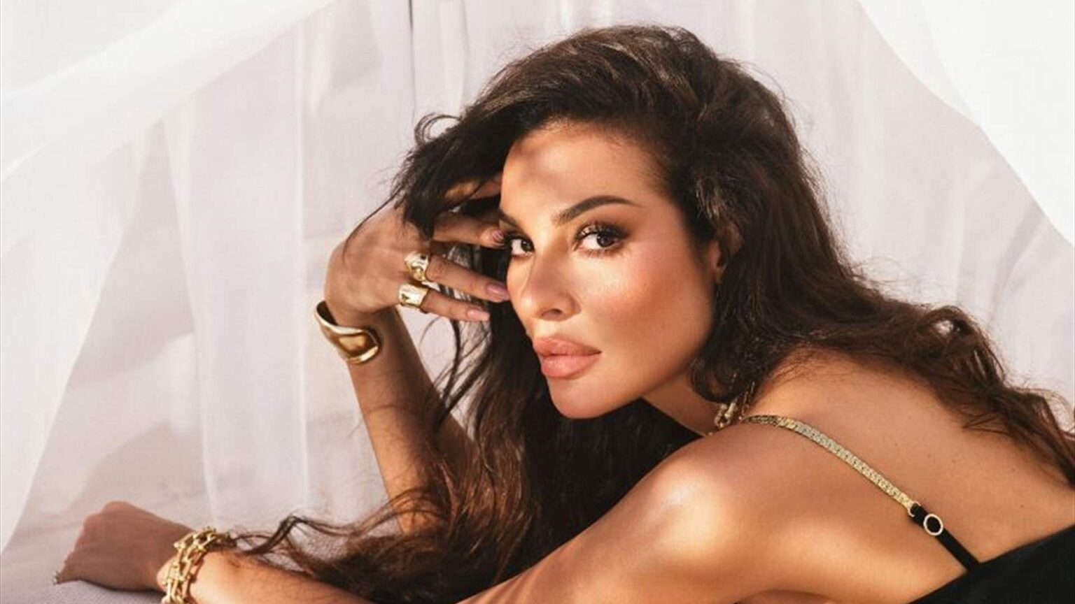 بالفيديو.. رسالة قوية وساخرة من نادين نسيب نجيم