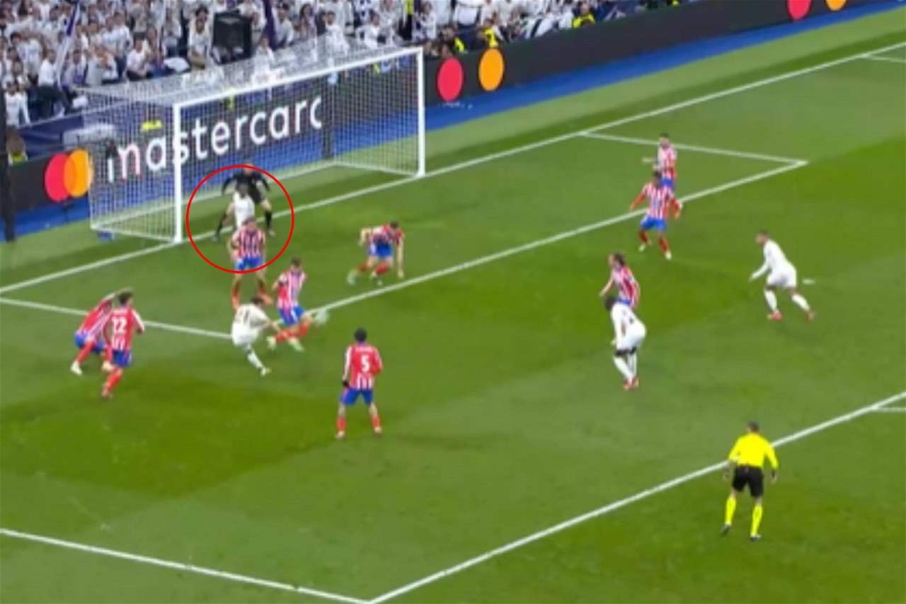 هدف ريال مدريد الثاني في مرمى اتلتيكو.. تسلل أم لا تسلل؟ 3 هدف ريال مدريد الثاني في مرمى اتلتيكو.. تسلل أم لا تسلل؟