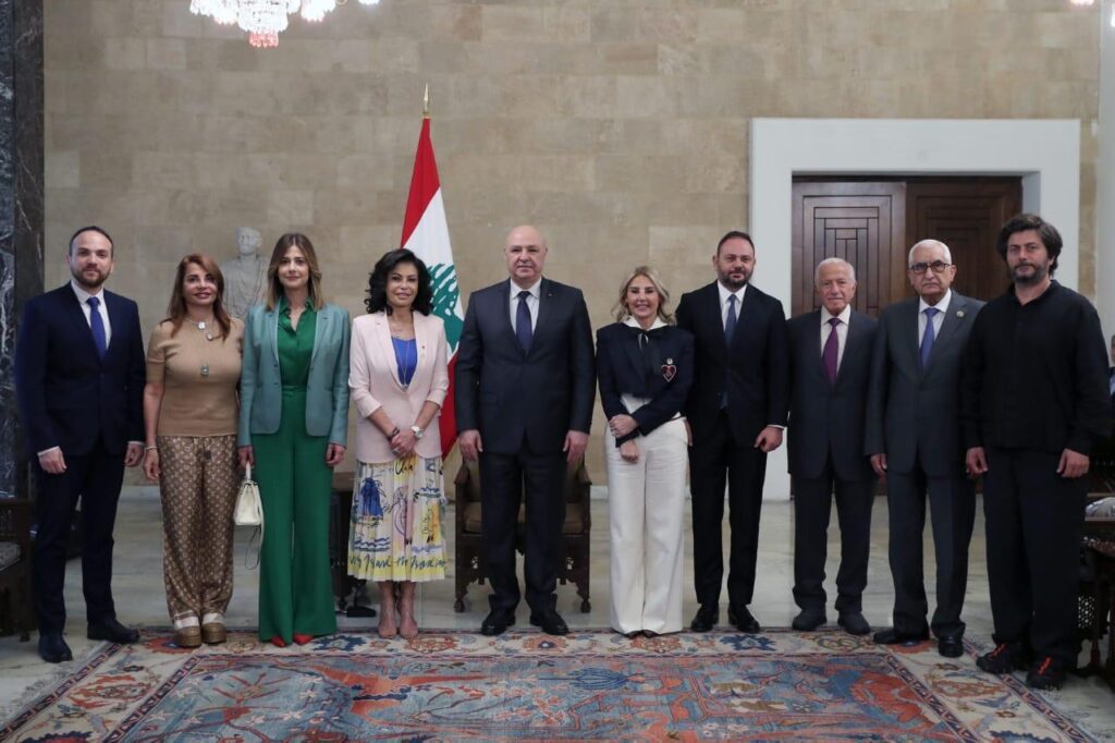 رئيس الجمهورية يلتقي وفد جمعية بيروت ماراثون عون : سباق ماراثون بيروت أمل لكل اللبنانيين في الداخل والخارج