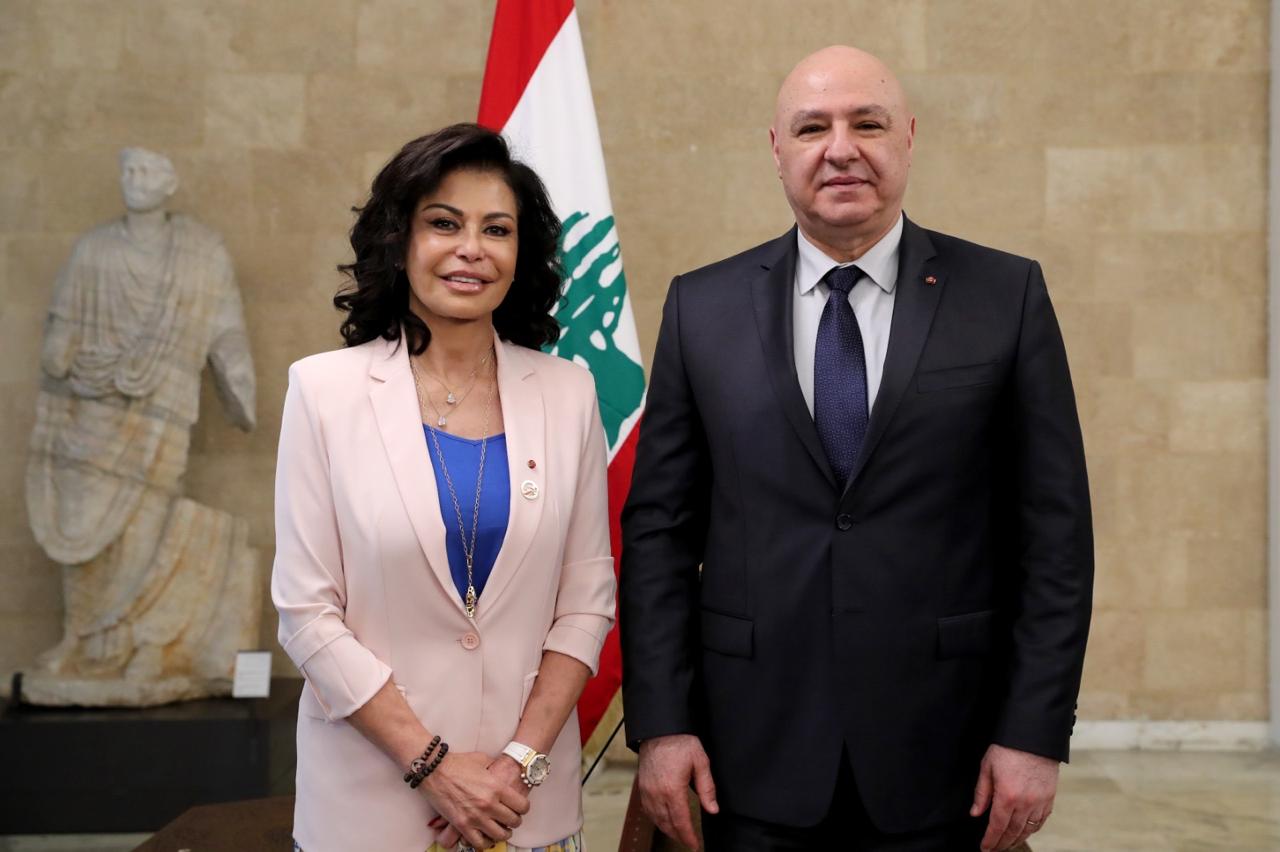 رئيس الجمهورية يلتقي وفد جمعية بيروت ماراثون عون : سباق ماراثون بيروت أمل لكل اللبنانيين في الداخل والخارج