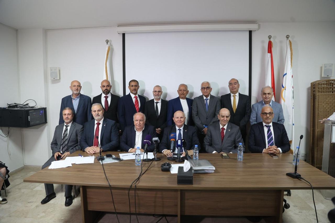 بحضور ممثل الأولمبية الدولية والأولمبي الآسيوي و 18 إتحاد أولمبي من أصل 32 الأولمبية اللبنانية إنتخبت لجنة تنفيذية بالتزكية برئاسة بطرس جلخ
