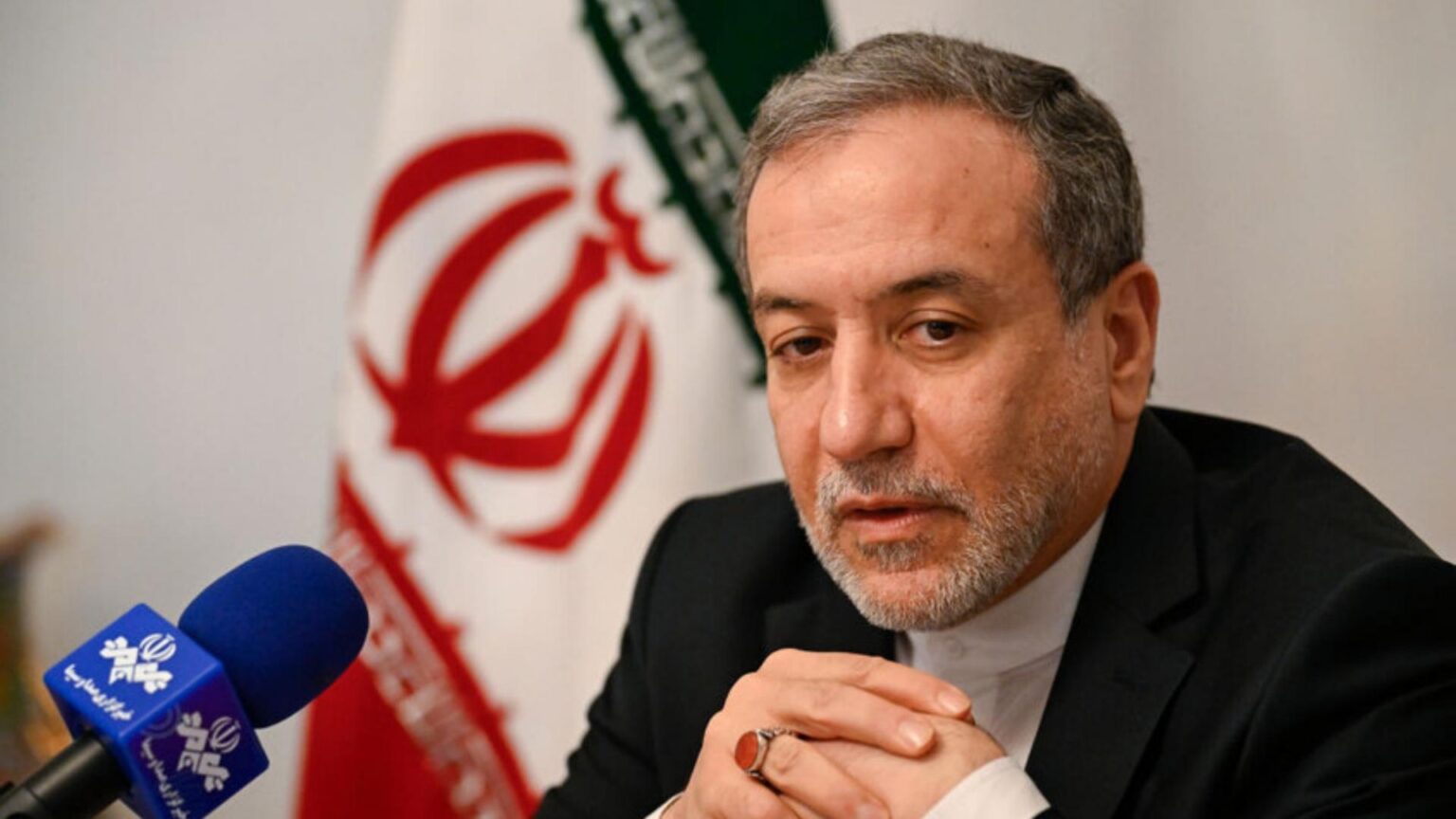 وزير الخارجية الإيراني: "فرصة تاريخية للحوار مع أمريكا إذا تخطى ترامب ضغوط إسرائيل"