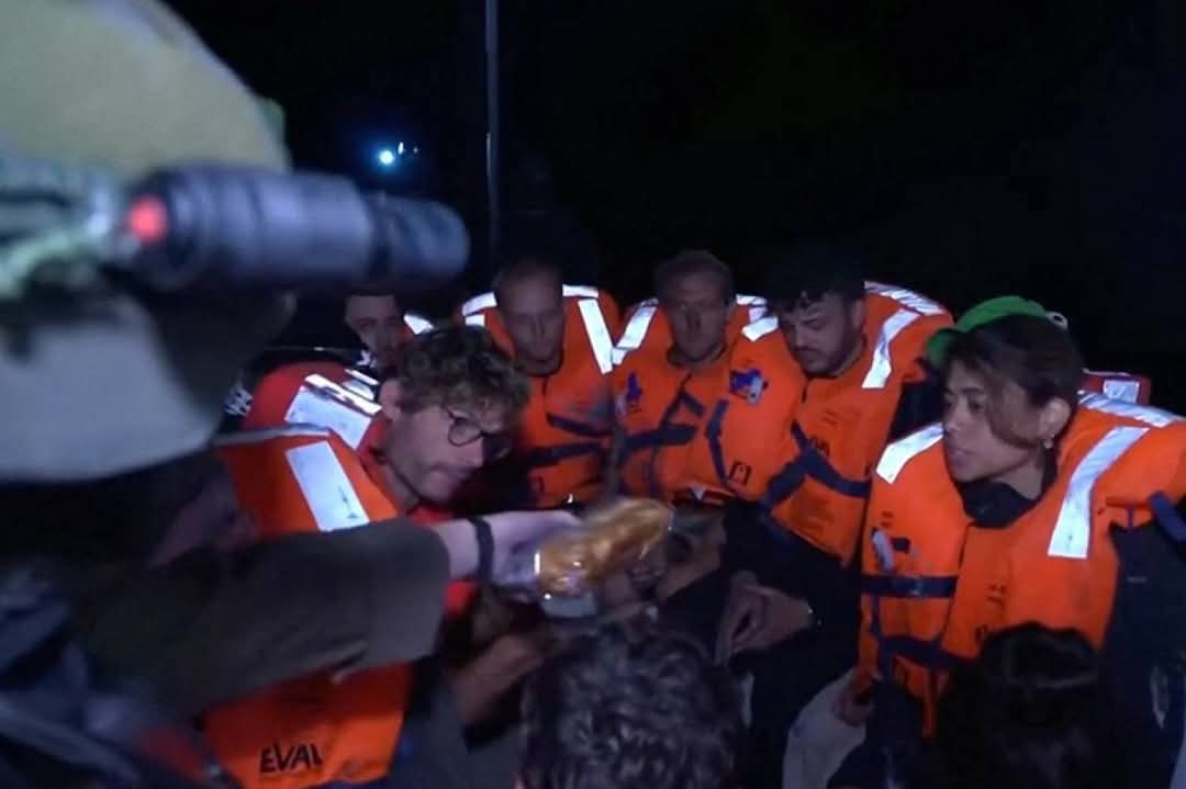 مركب الخشب.. وموج الحديد 1 مركب الخشب.. وموج الحديد