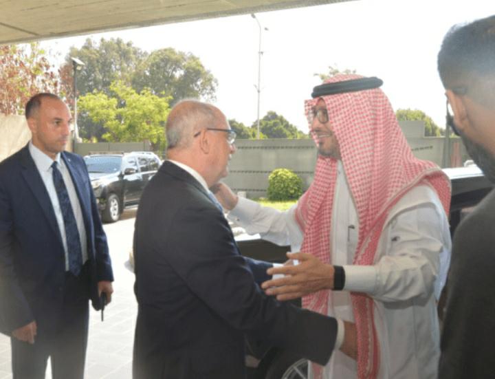رئيس جمعية “بيروت منارتي” استقبل السفير السعودي في لقاء تناول شؤونا ثقافية واجتماعية رئيس جمعية “بيروت منارتي” استقبل السفير السعودي في لقاء تناول شؤونا ثقافية واجتماعية