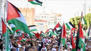آلاف المغاربة والموريتانيين يطالبون بوقف التجويع الإسرائيلي لغزة 3 آلاف المغاربة والموريتانيين يطالبون بوقف التجويع الإسرائيلي لغزة