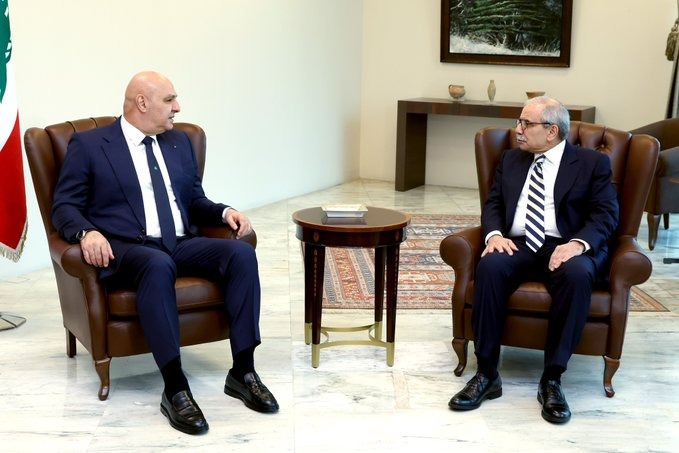 الرئيس عون يلتقي رئيس الحكومة نواف سلام في قصر بعبدا الرئيس عون يلتقي رئيس الحكومة نواف سلام في قصر بعبدا