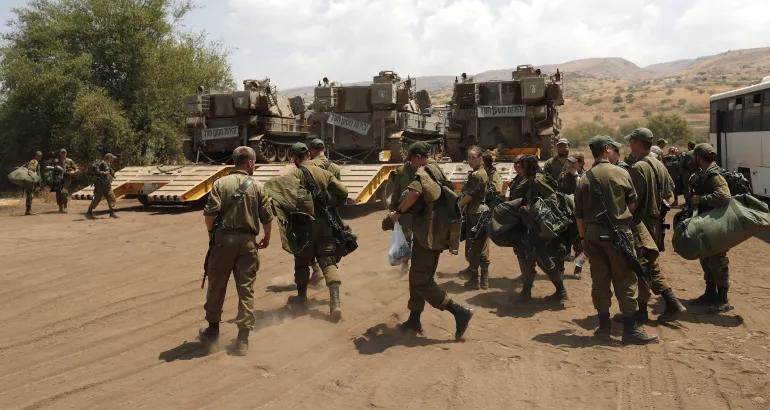 هيئة البث الإسرائيلية: الحكم بسجن 3 من جنود لواء ناحال بسبب رفضهم الدخول للقتال في قطاع غزة هيئة البث الإسرائيلية: الحكم بسجن 3 من جنود لواء ناحال بسبب رفضهم الدخول للقتال في قطاع غزة