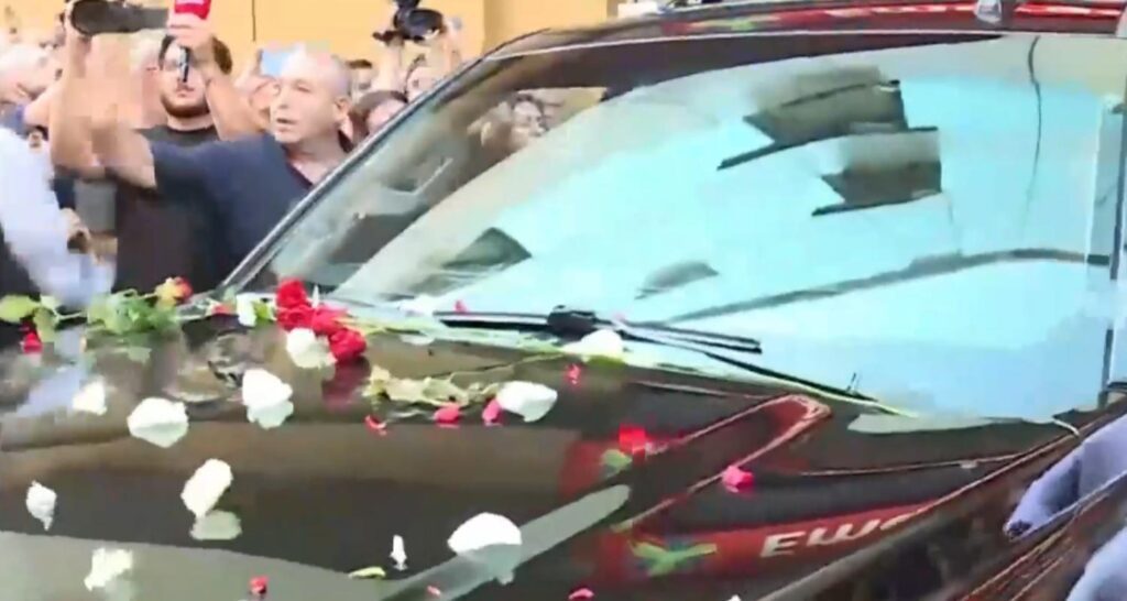 خروج جثمان زياد الرحباني من المستشفى في الحمرا