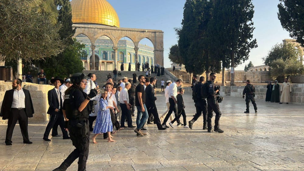 مستعمرون اسرائيليون يقتحمون باحات المسجد الأقصى 1 مستعمرون اسرائيليون يقتحمون باحات المسجد الأقصى