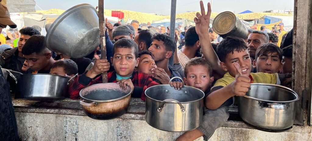 غزة بين المساعدات الدولية ونزيف الإبادة: هل يكفي فتح المعابر؟ غزة بين المساعدات الدولية ونزيف الإبادة: هل يكفي فتح المعابر؟