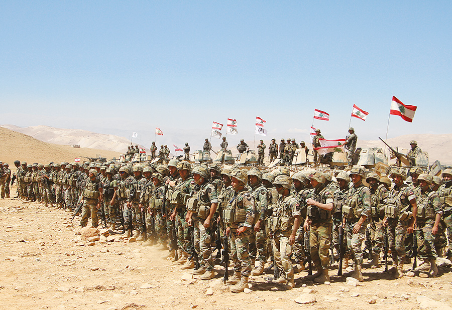بالصور قيادة الجيش تنعى شهداءها الـ6 بعد الانفجار 15 بالصور قيادة الجيش تنعى شهداءها الـ6 بعد الانفجار