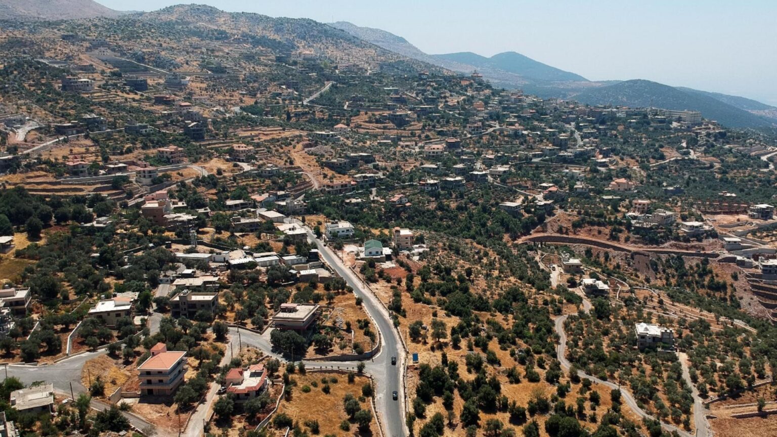 تمشيط بالأسلحة الرشاشة من موقع الجيش الاسرائيلي في رويسات العلم بإتجاه أطراف بلدة كفرشوبا في قضاء حاصبيا تمشيط بالأسلحة الرشاشة من موقع الجيش الاسرائيلي في رويسات العلم بإتجاه أطراف بلدة كفرشوبا في قضاء حاصبيا